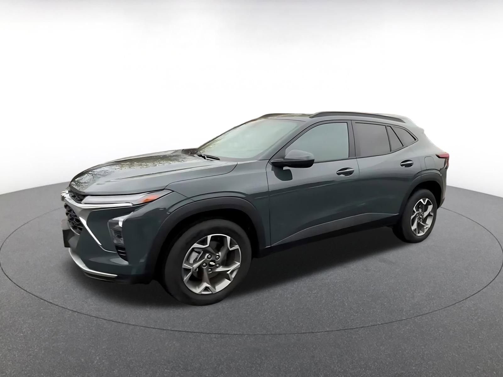 Used 2025 Chevrolet Trax LT image 7