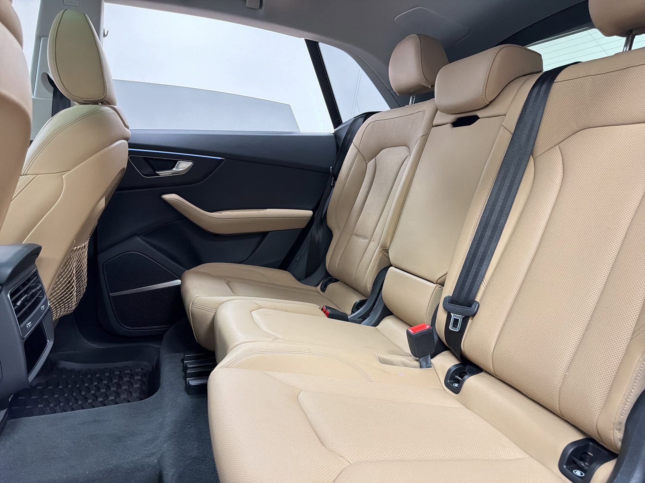 Used 2024 Audi Q8 Prestige image 27