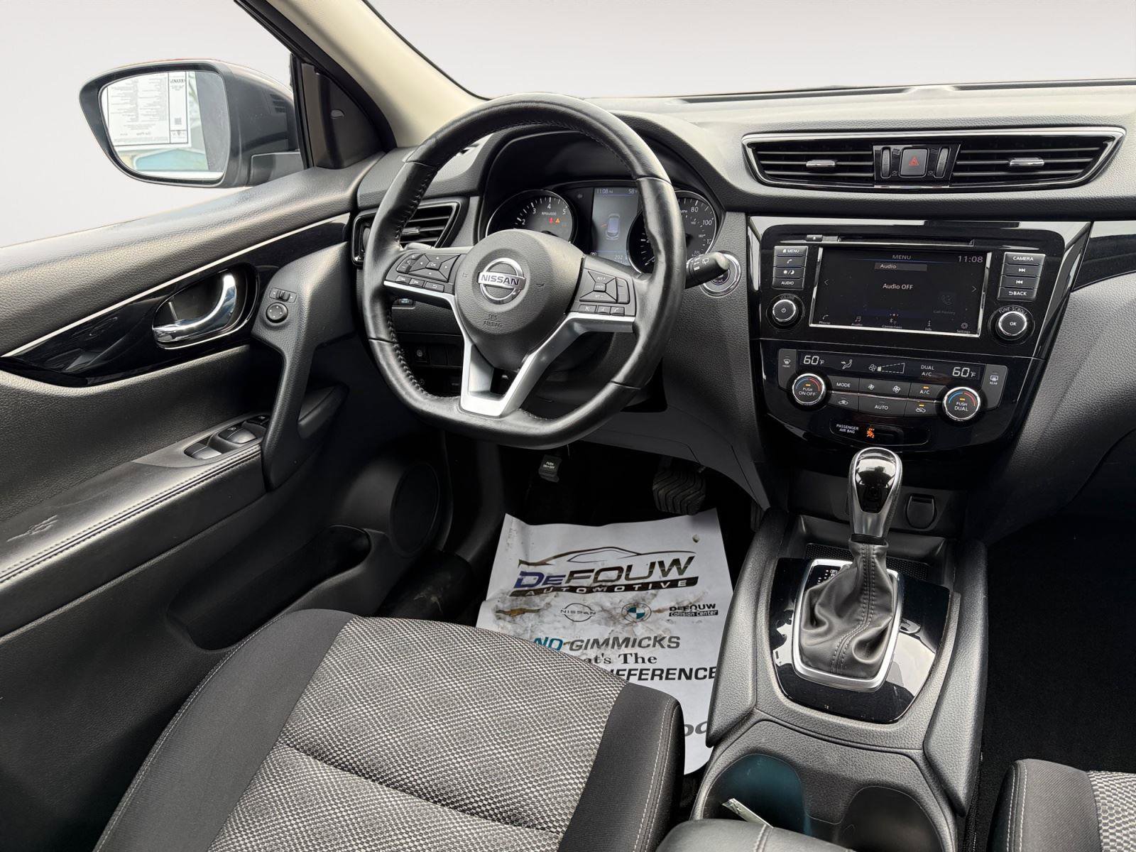 Used 2022 Nissan Rogue Sport SV image 11