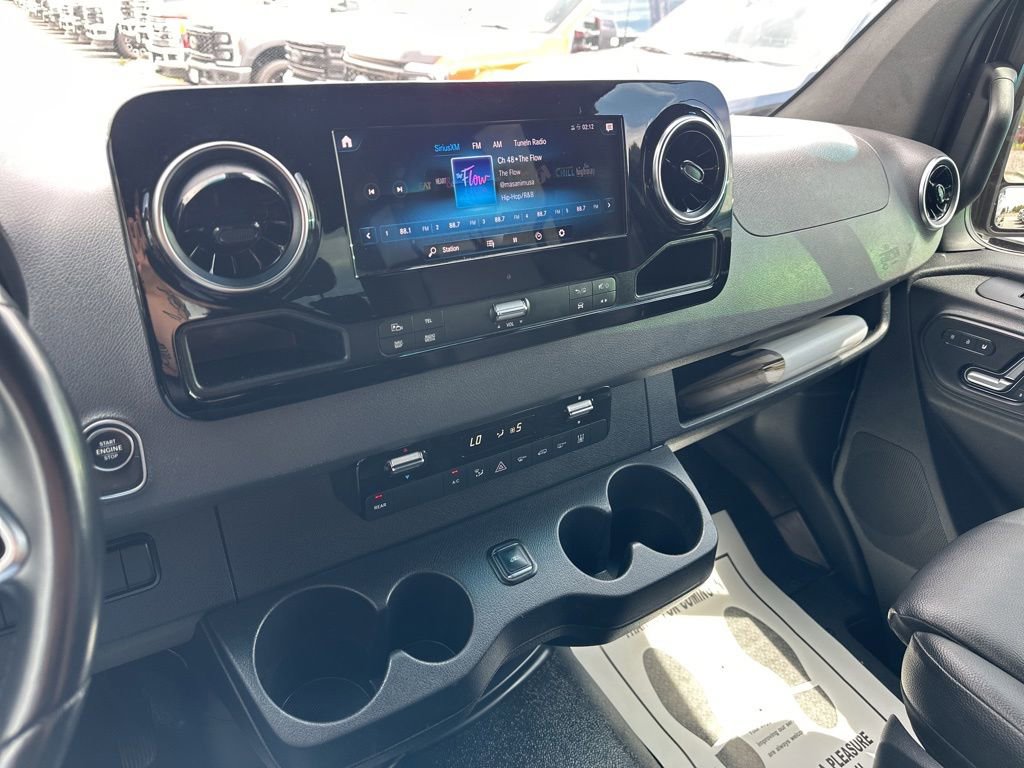 Used 2022 Mercedes-Benz Sprinter 2500 image 33