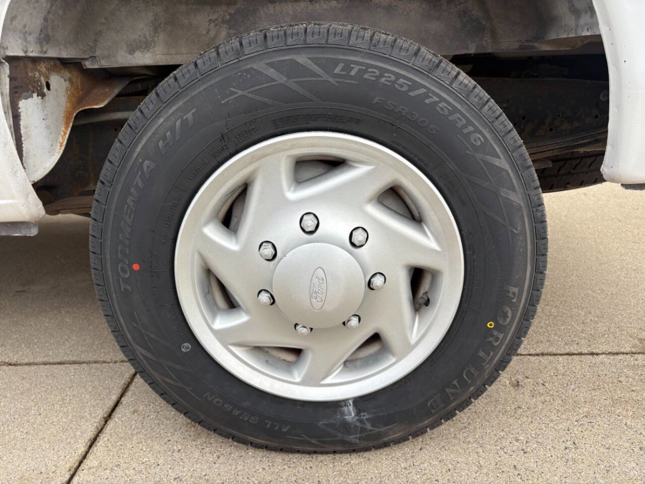 Used 2013 Ford E-350 and Econoline 350 XL image 20