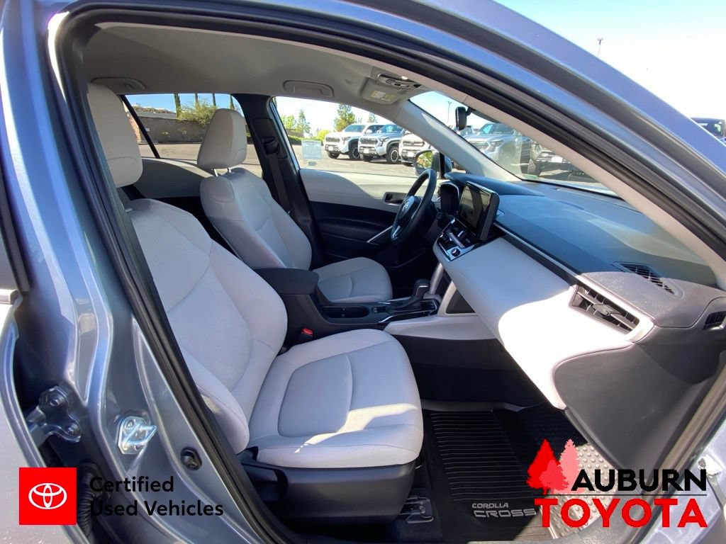 Certified 2024 Toyota Corolla Cross LE AWD/4WD image 14
