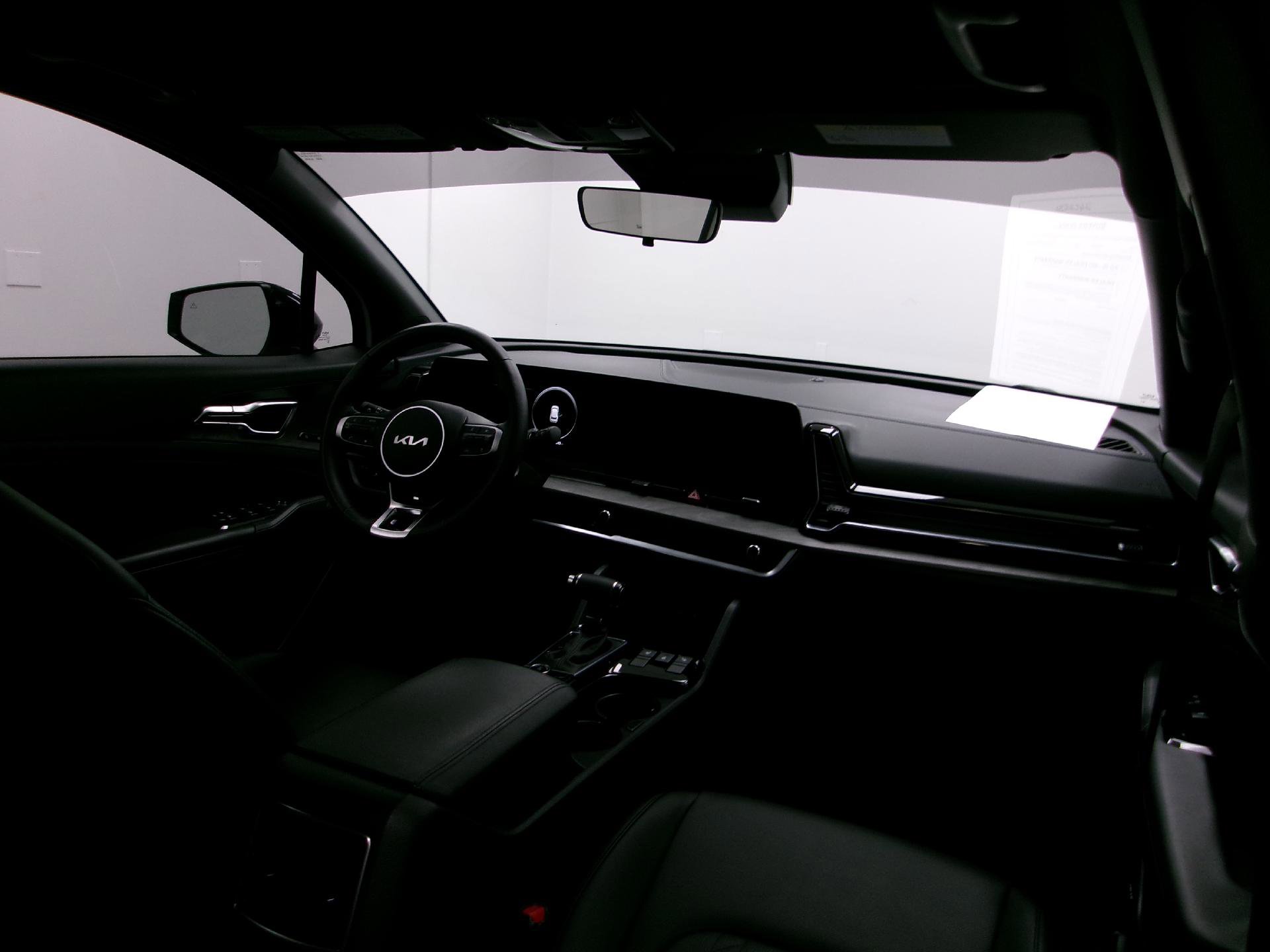 Used 2024 Kia Sportage X-Pro image 3