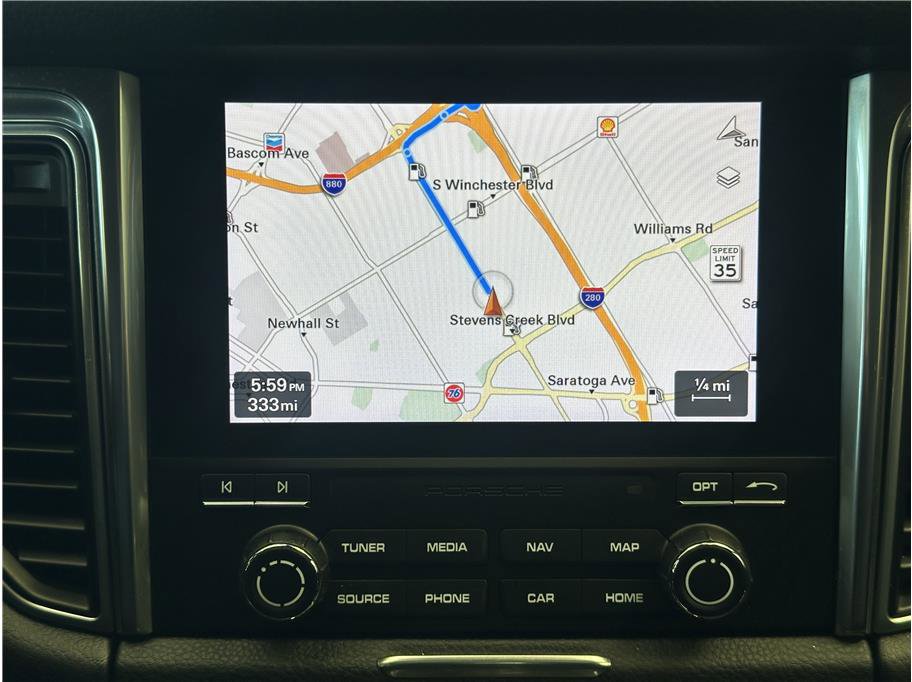 Used 2018 Porsche Macan Sport Edition image 19