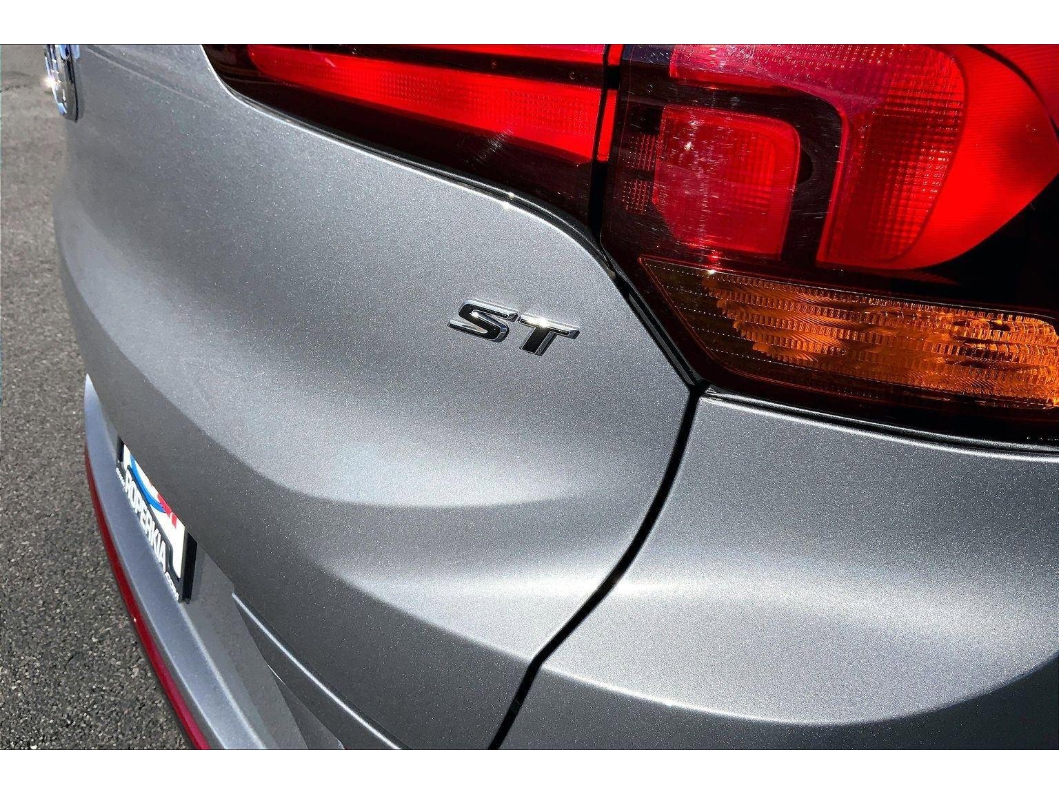 Used 2023 Buick Encore GX Select w/ Sport Touring Package image 8