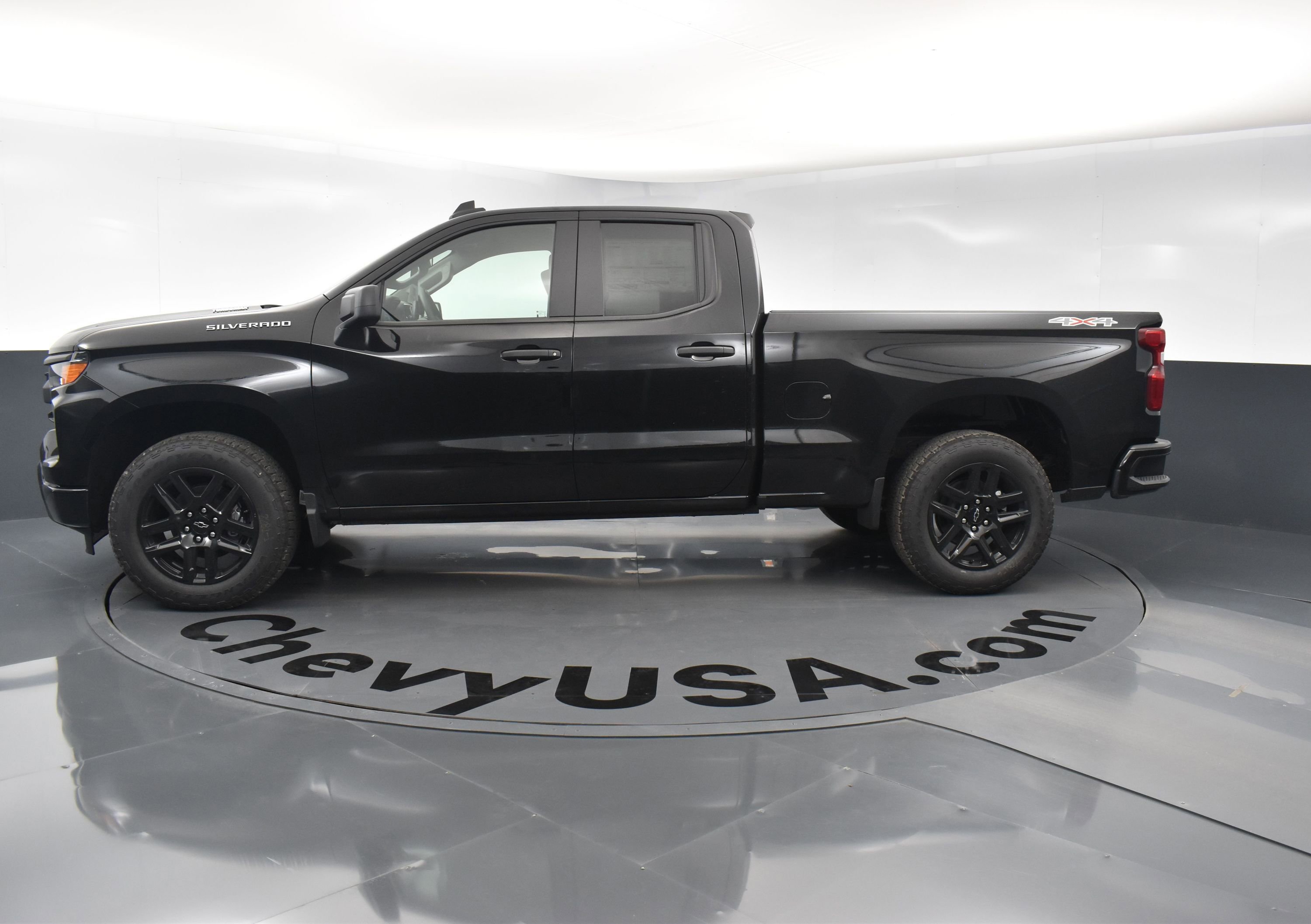 Used 2025 Chevrolet Silverado 1500 Custom w/ Turbomax Blackout Package image 6