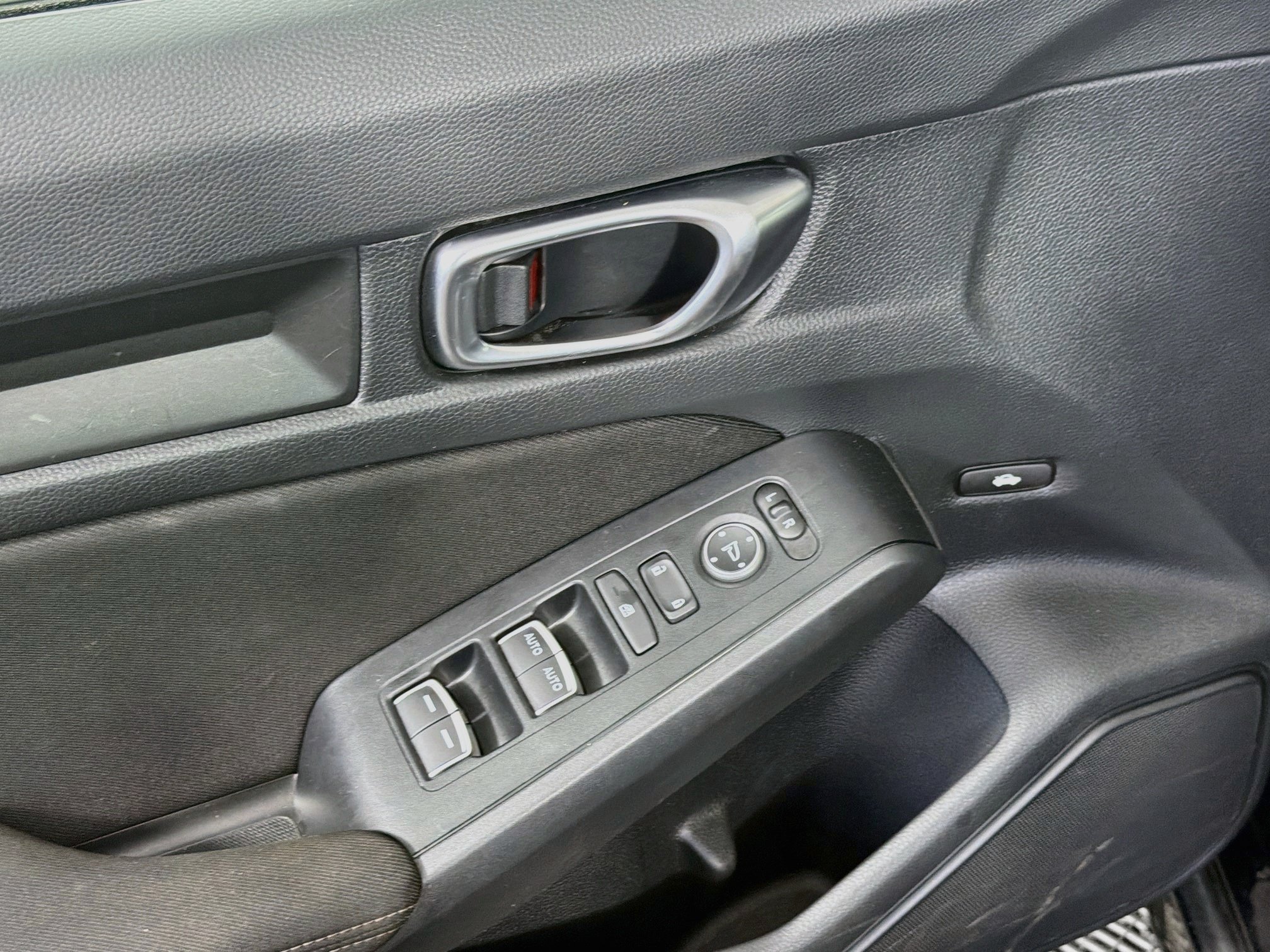 Used 2025 Honda Civic Sport image 15