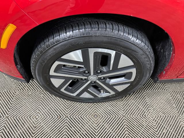 Used 2023 Hyundai Kona SE w/ Cargo Package FWD image 10