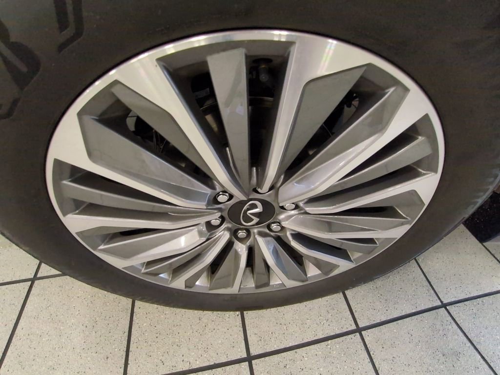 Used 2025 INFINITI QX80 Sensory image 29