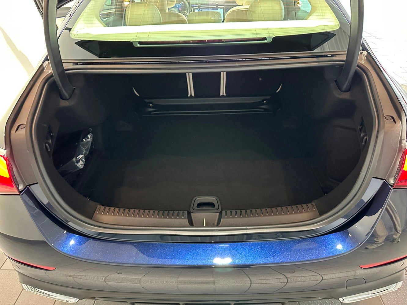 New 2026 Mercedes-Benz E 450 4MATIC Sedan image 15