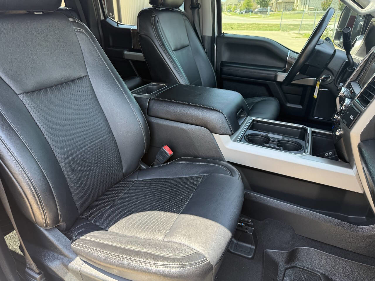 Used 2019 Ford F250 Lariat w/ Lariat Value Package image 32
