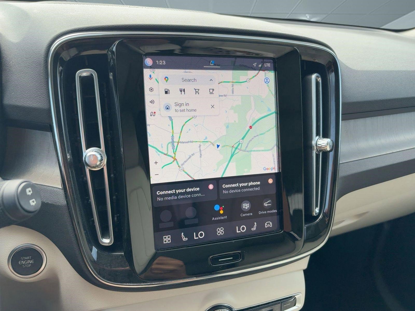 Used 2023 Volvo XC40 B5 Plus w/ Protection Package Premier image 20