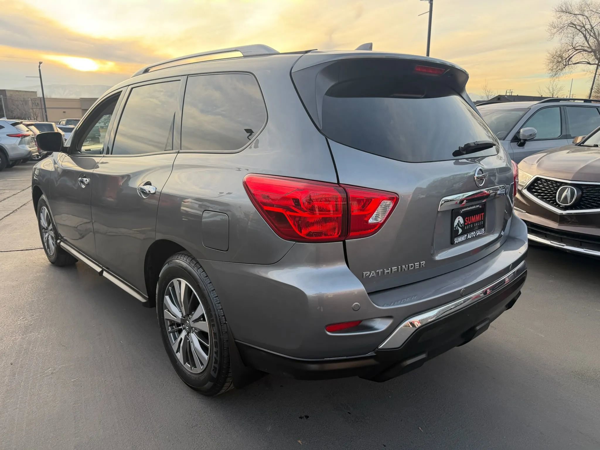 Used 2020 Nissan Pathfinder S image 7