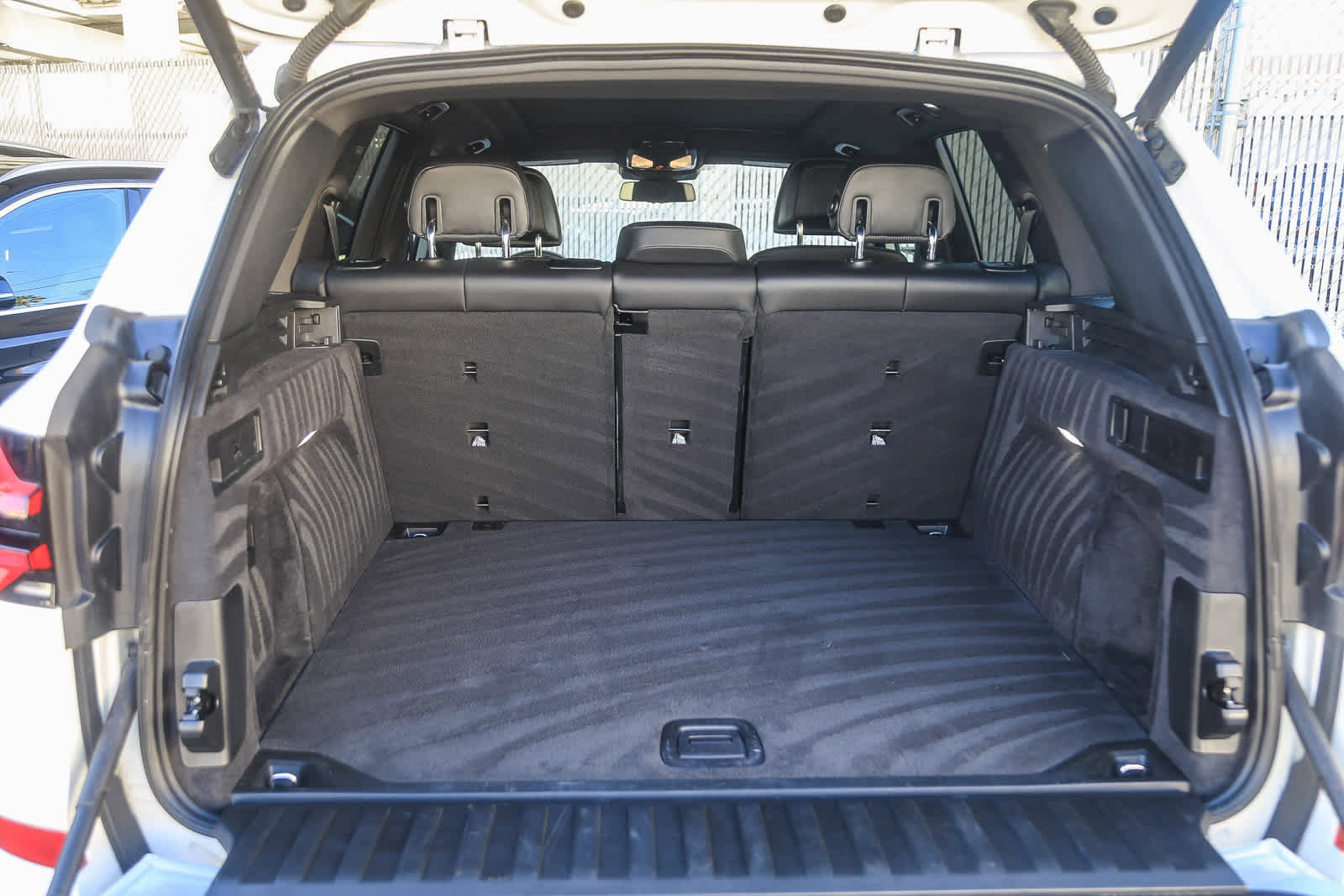 Certified 2025 BMW X5 M60i image 22