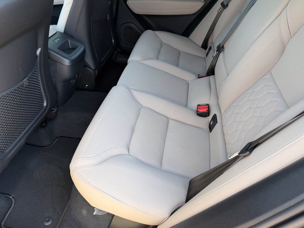 New 2027 Volvo XC60 B5 Core AWD/4WD image 17