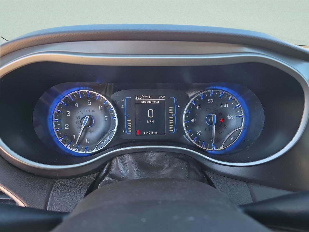 Used 2017 Chrysler Pacifica Touring-L image 28