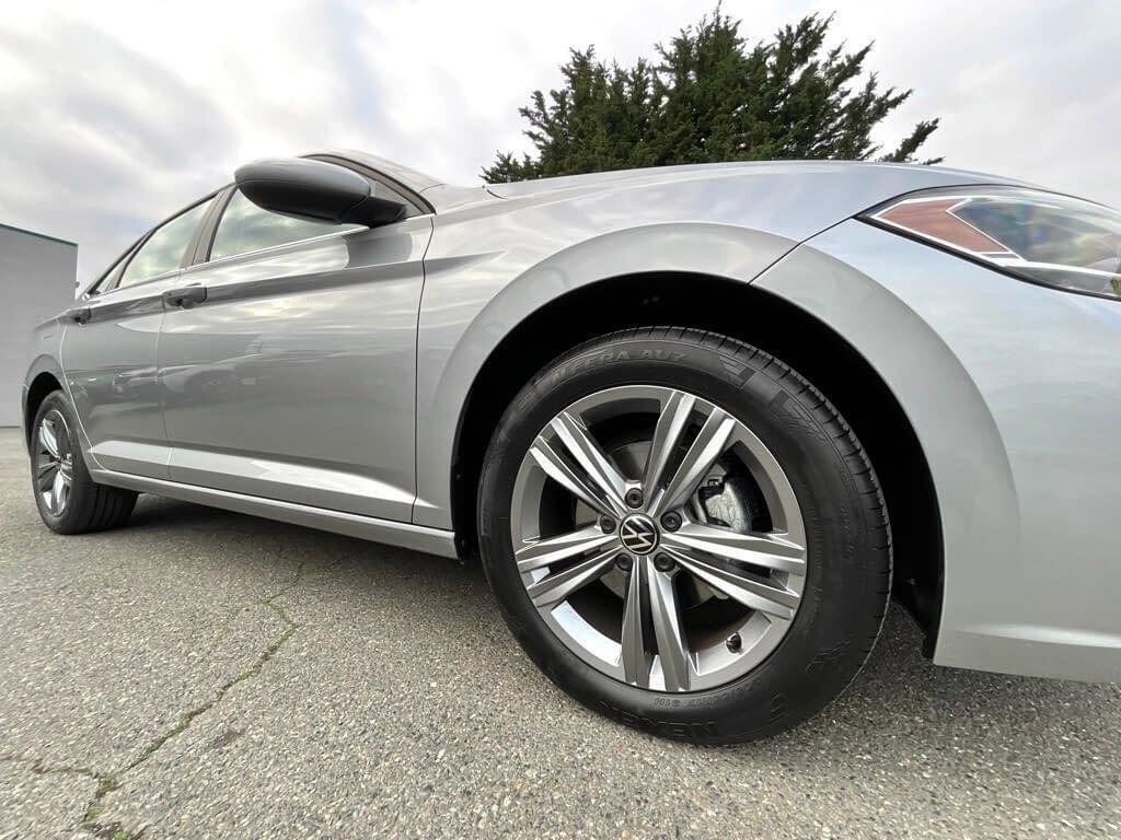 Certified 2023 Volkswagen Jetta SE w/ Panoramic Sunroof Package image 10