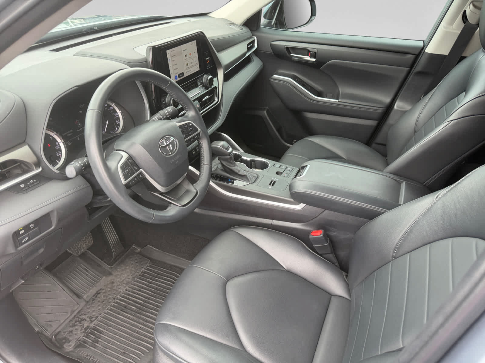 Used 2023 Toyota Highlander XLE FWD image 10