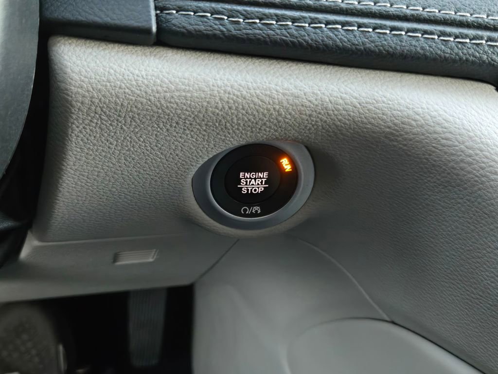 Used 2023 Chrysler Pacifica Limited image 22