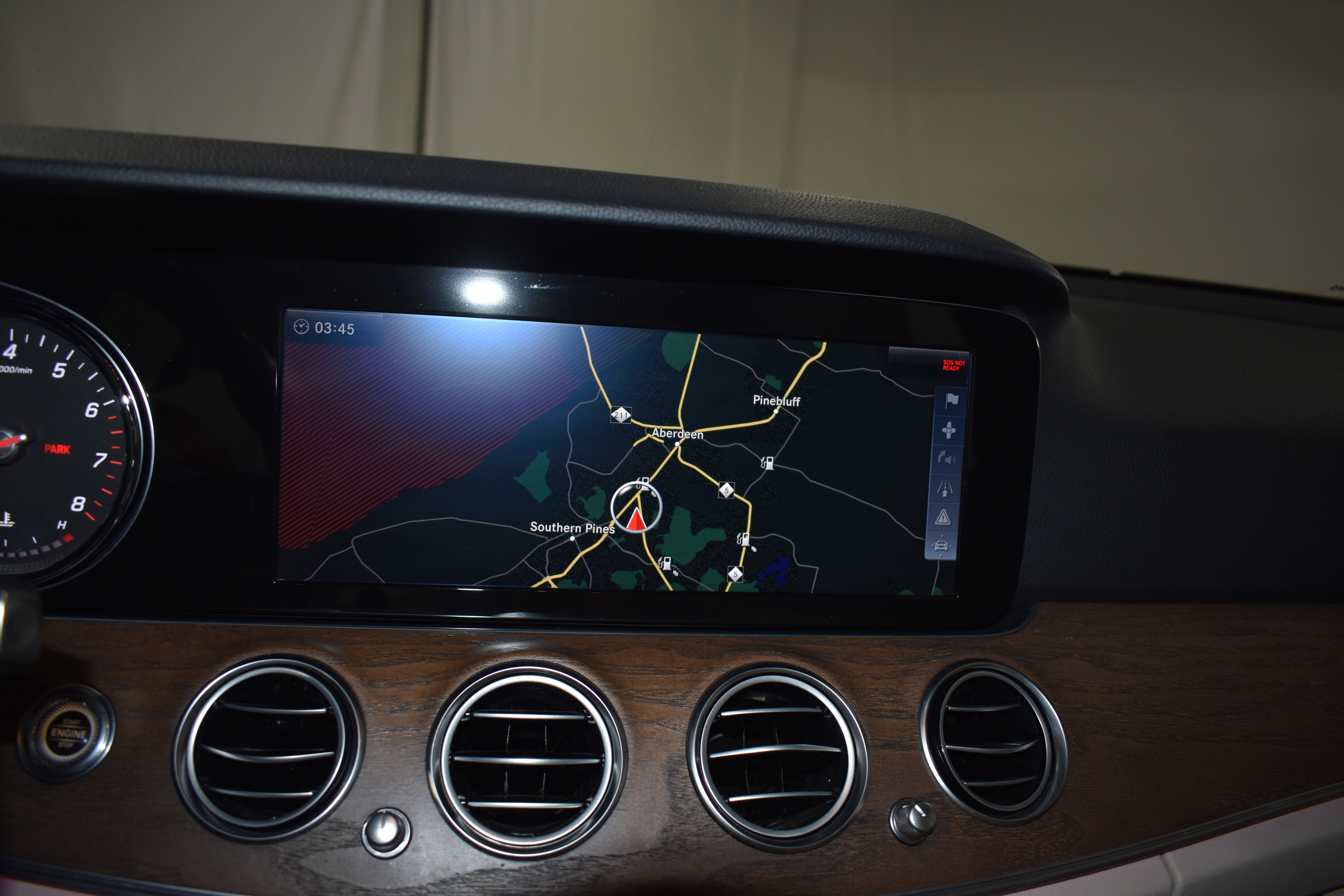 Used 2017 Mercedes-Benz E 400 4MATIC Wagon image 19