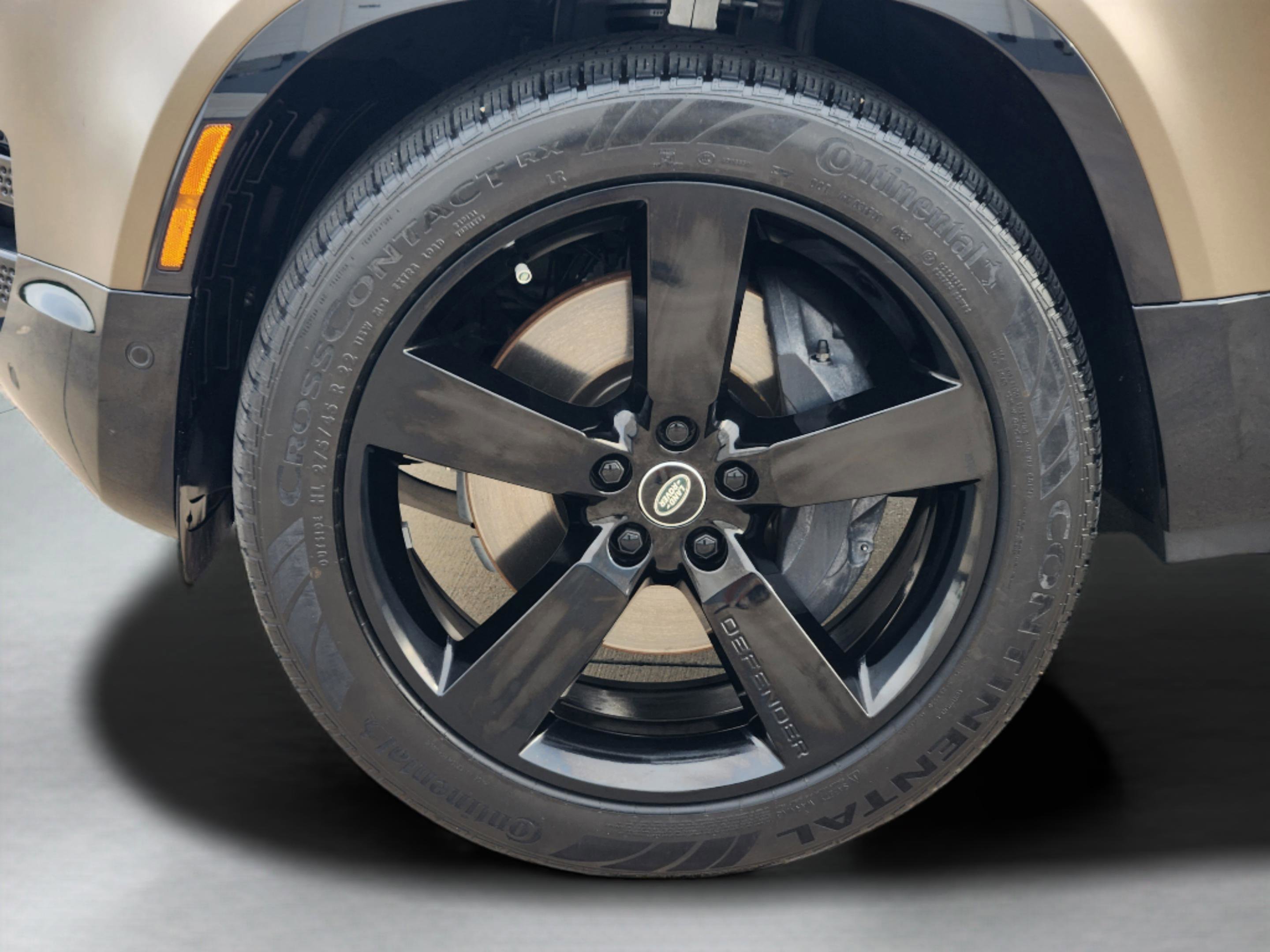 Certified 2024 Land Rover Defender 110 X-Dynamic SE AWD/4WD image 32