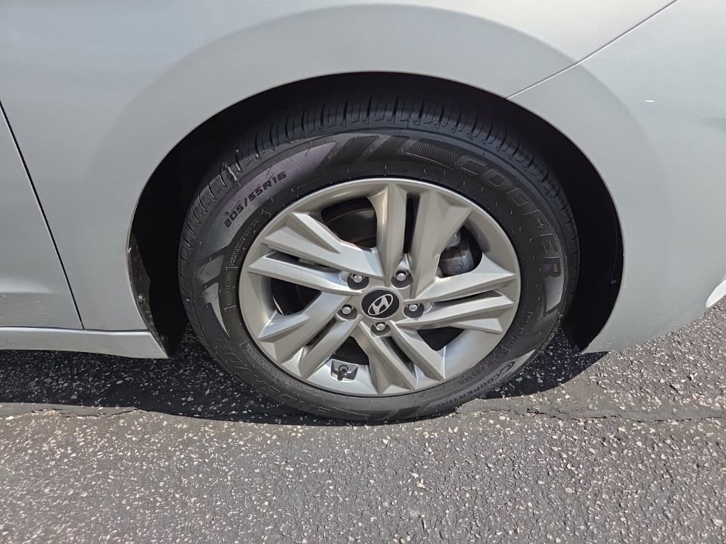 Used 2019 Hyundai Elantra Value Edition FWD image 17