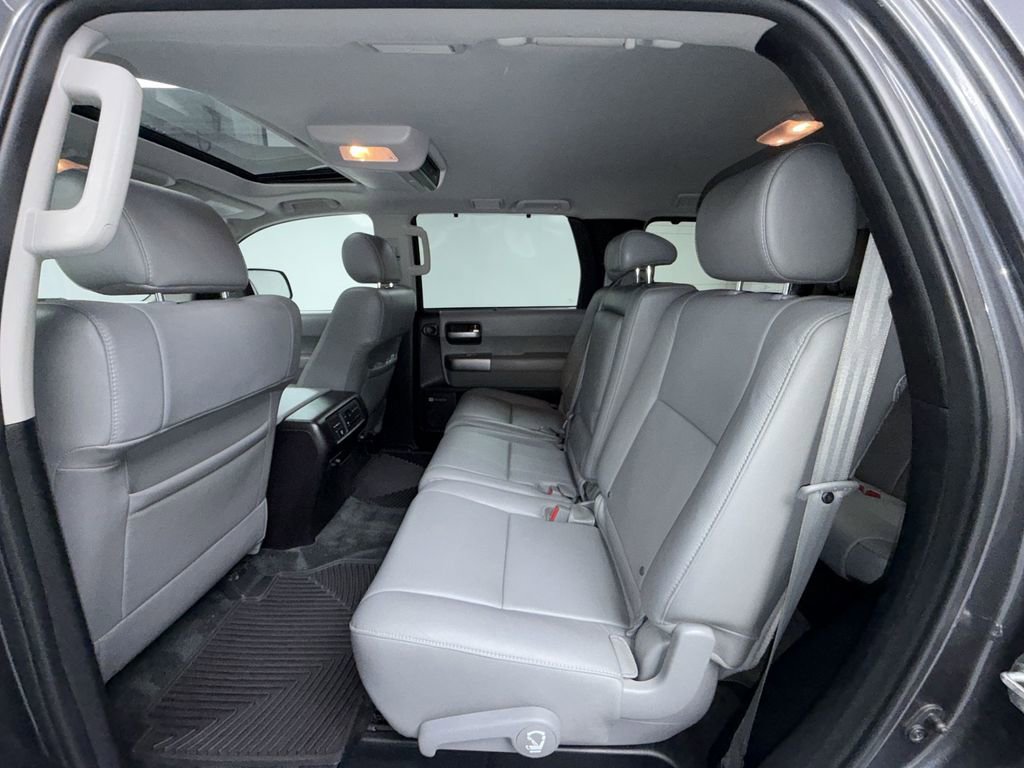 Used 2018 Toyota Sequoia Limited w/ Safety & Convenience Package AWD/4WD image 18
