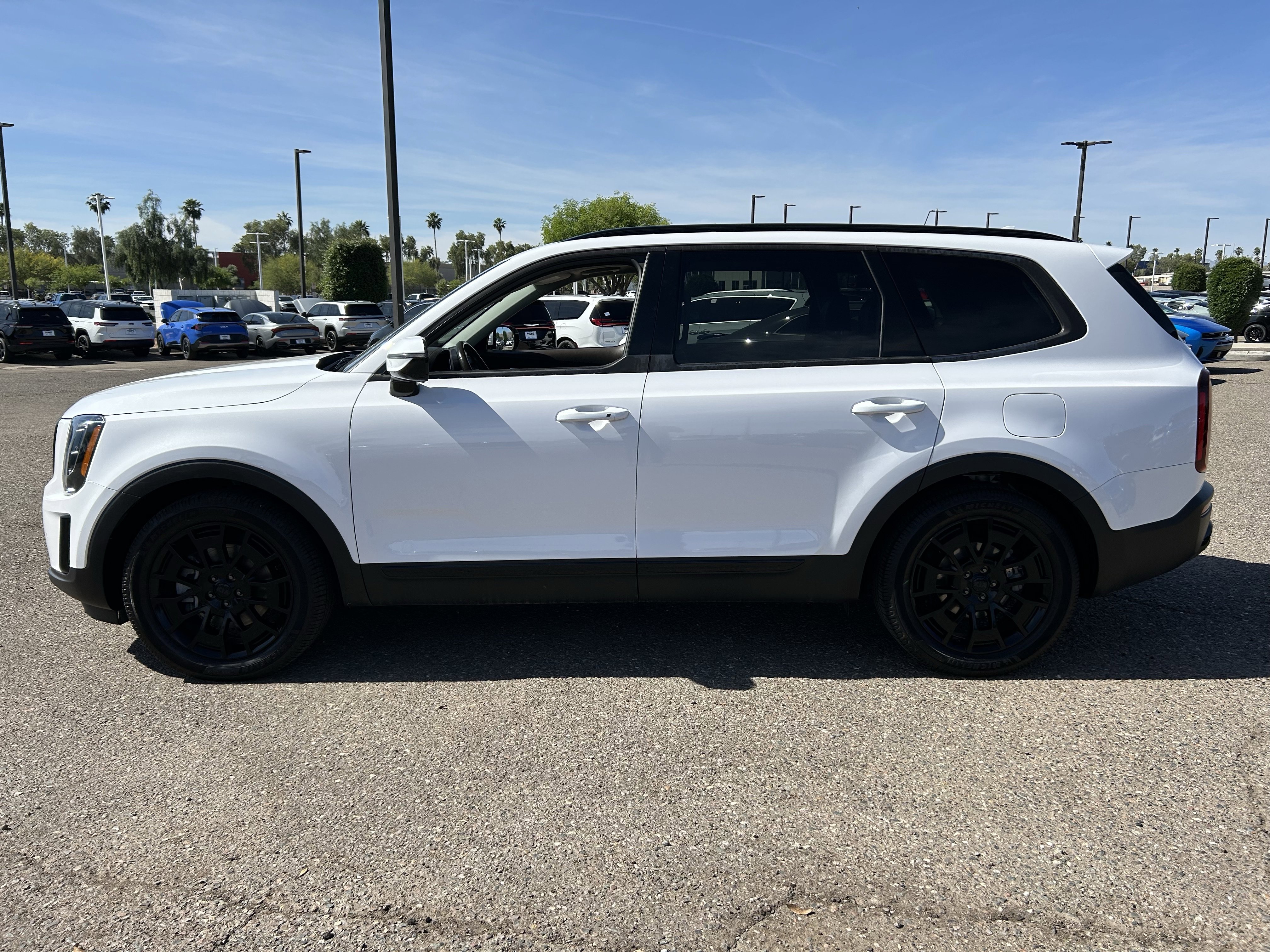 Used 2021 Kia Telluride SX w/ Nightfall Edition Package image 5