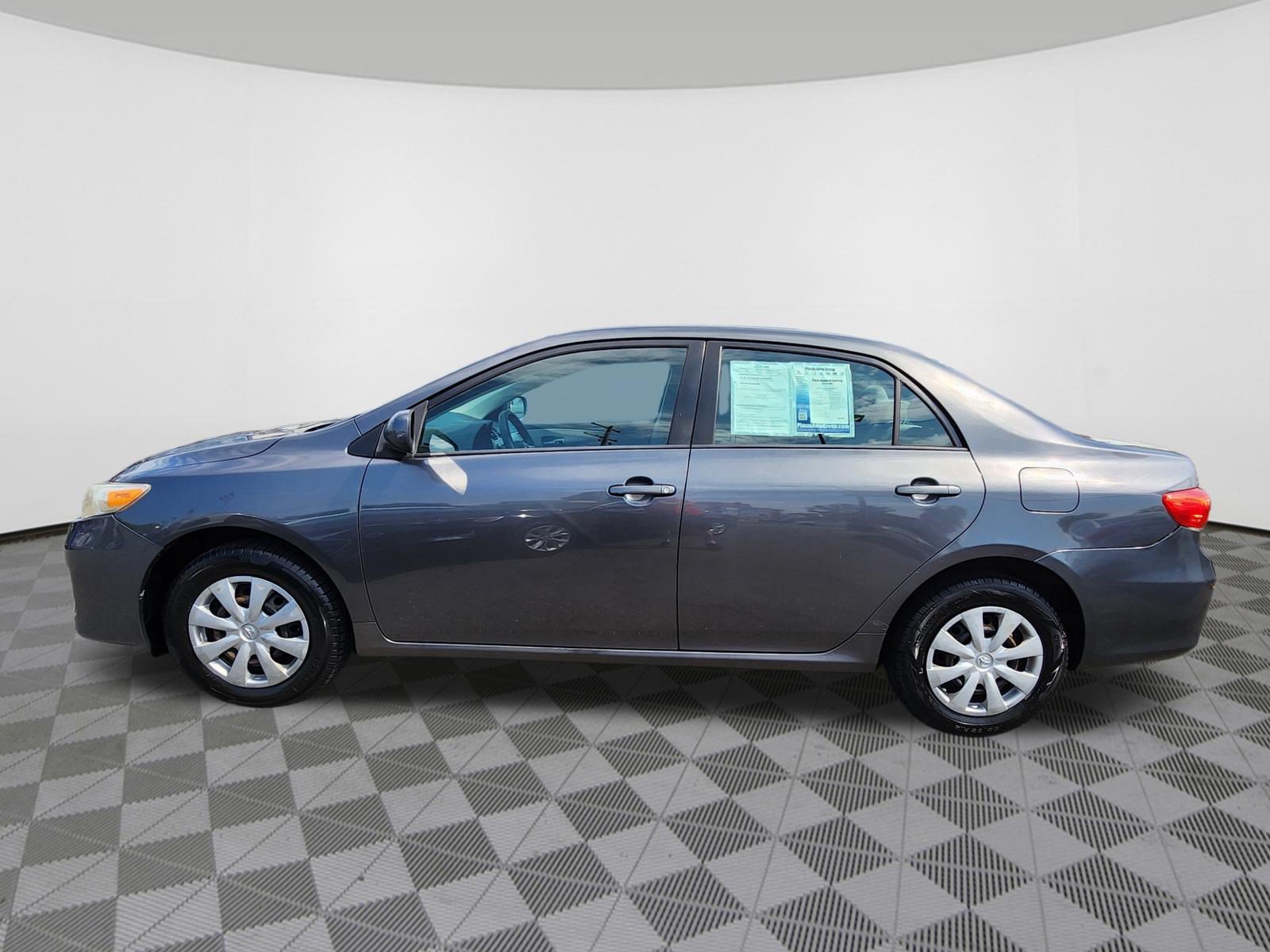 Used 2011 Toyota Corolla LE FWD image 5