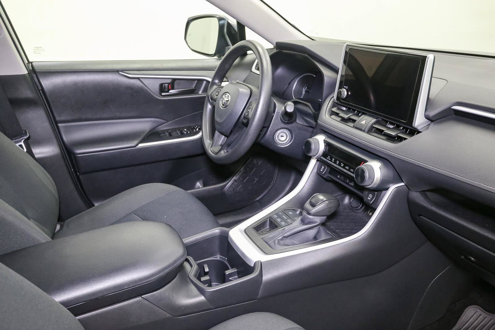 Used 2024 Toyota RAV4 LE AWD/4WD image 17