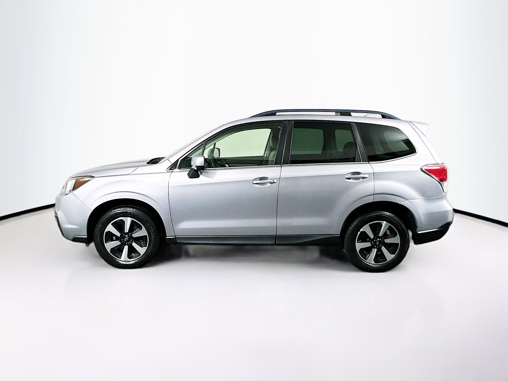Used 2017 Subaru Forester 2.5i Limited image 4