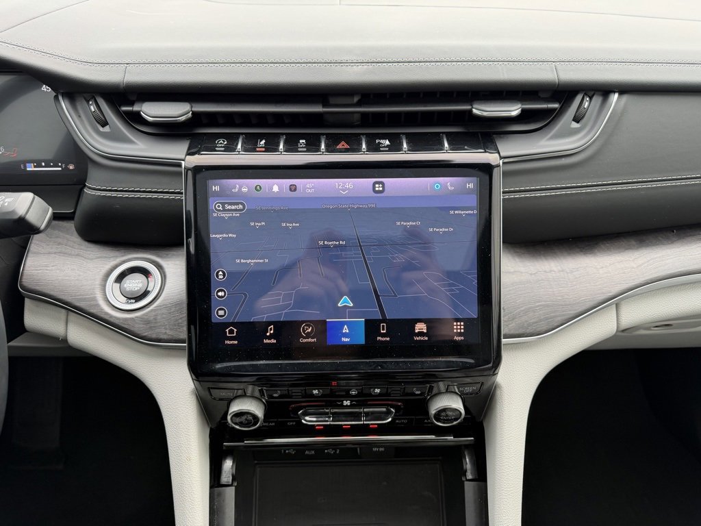 Used 2023 Jeep Grand Cherokee Overland w/ Adv Protech Group III image 22