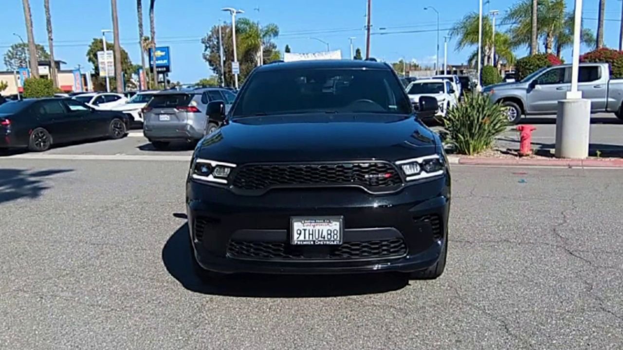 Used 2025 Dodge Durango GT AWD/4WD image 3