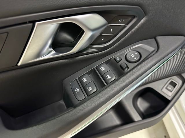 Used 2025 BMW 330i xDrive Sedan w/ Premium Package image 29