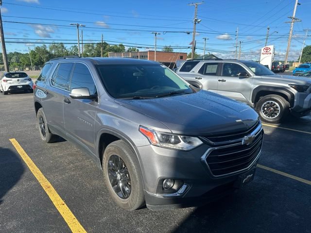 Used 2020 Chevrolet Traverse LT w/ Driver Confidence II Package AWD/4WD image 1