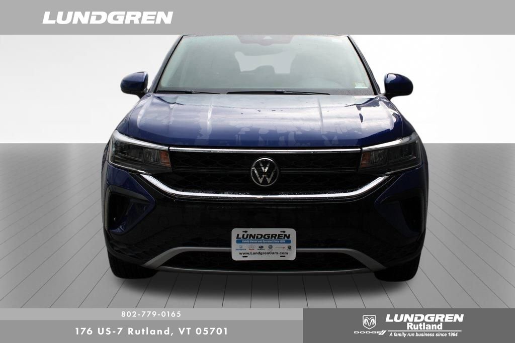 Used 2024 Volkswagen Taos SE w/ Panoramic Sunroof Package image 9