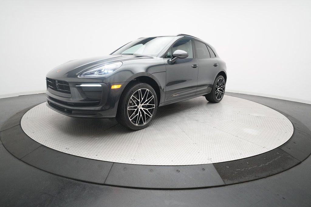 Certified 2026 Porsche Macan image 6