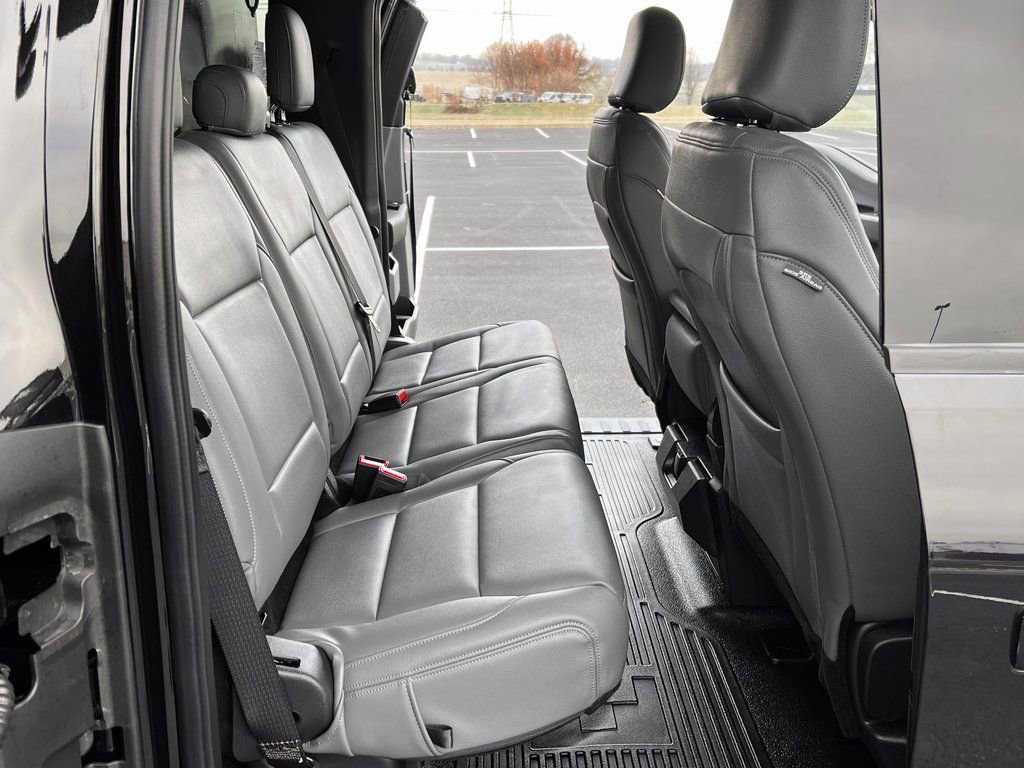 Used 2024 Ford F550 XLT image 17