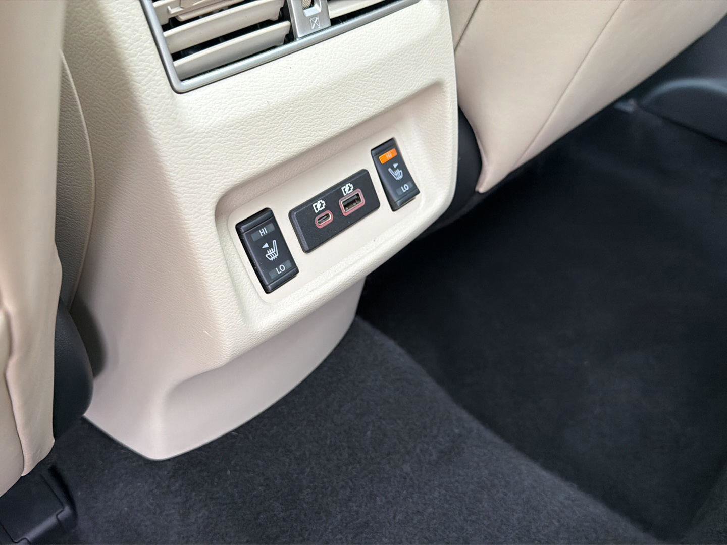 Used 2023 Nissan Maxima Platinum w/ Sport Mat Group FWD image 12