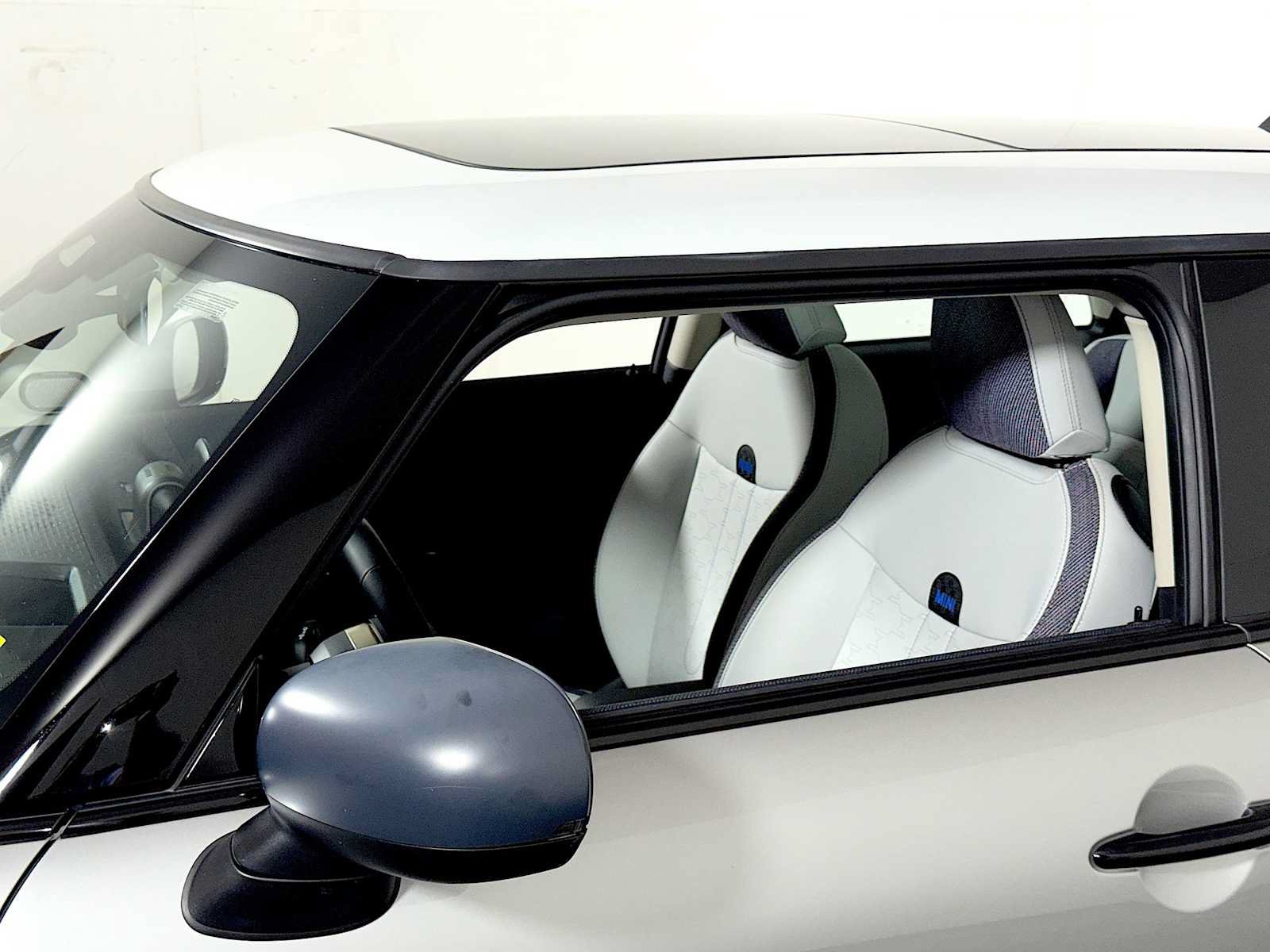 Used 2025 MINI Cooper S FWD image 28