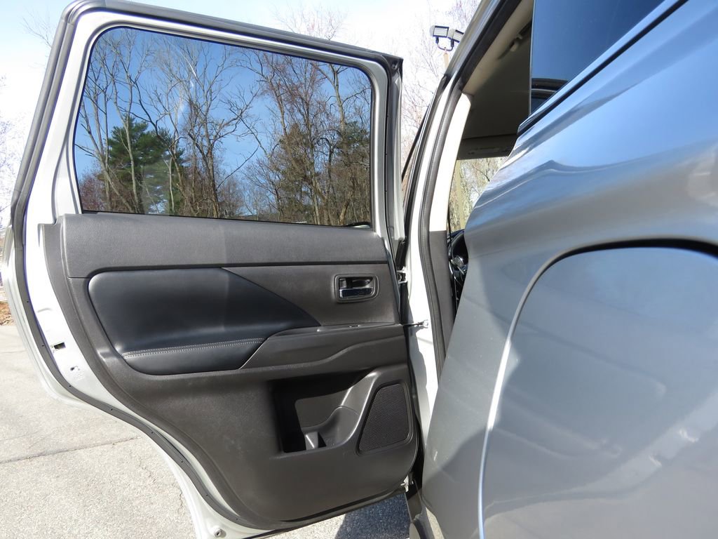 Used 2020 Mitsubishi Outlander SEL image 19