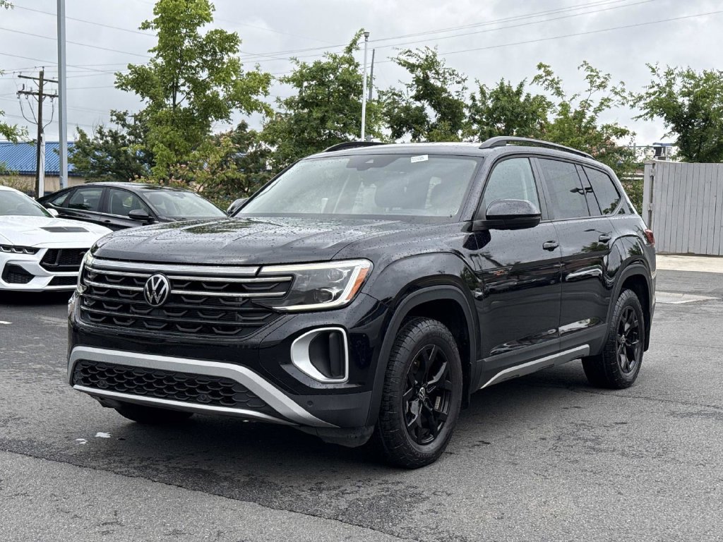 Used 2024 Volkswagen Atlas Peak Edition SEL AWD/4WD image 6