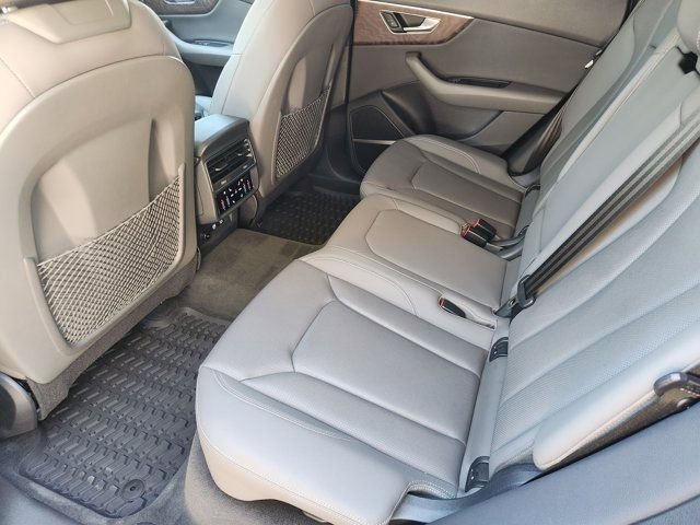 Used 2020 Audi Q8 Prestige image 32