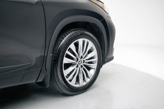 Used 2023 Toyota Highlander Platinum AWD/4WD image 14