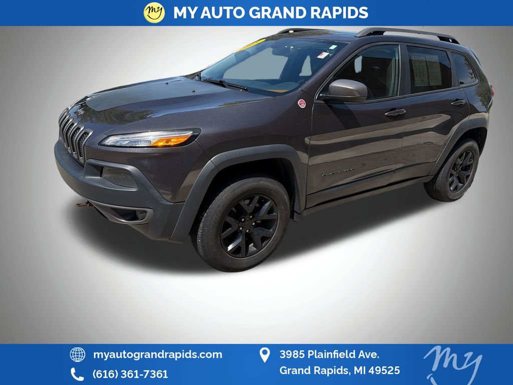 Used 2015 Jeep Cherokee Trailhawk w/ Comfort/Convenience Group AWD/4WD image 3