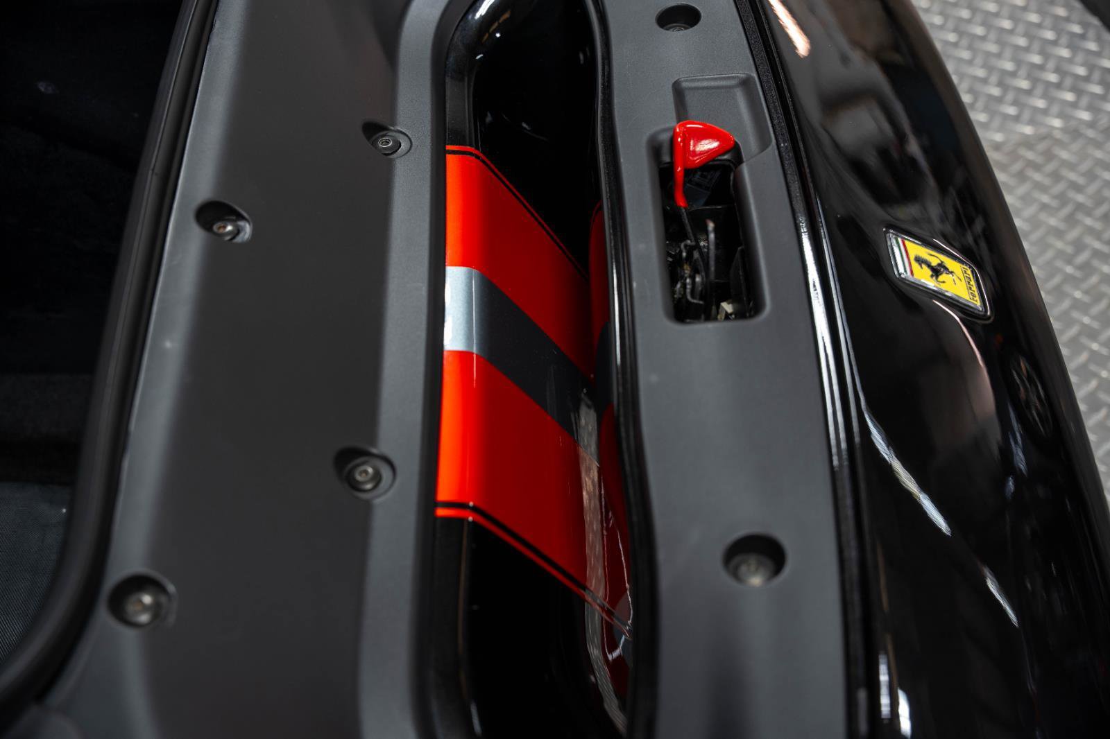 Used 2019 Ferrari 488 Pista Coupe RWD image 78