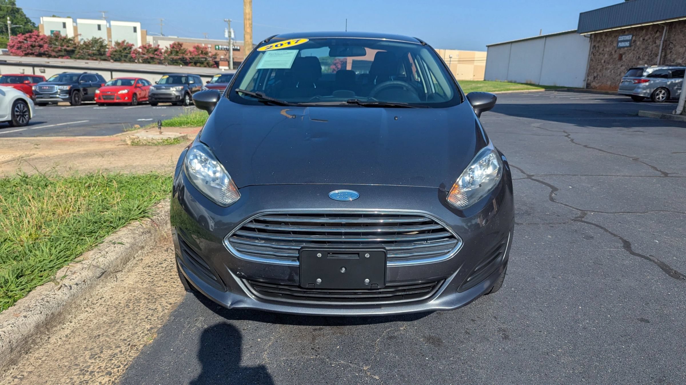 Used 2017 Ford Fiesta SE FWD image 2