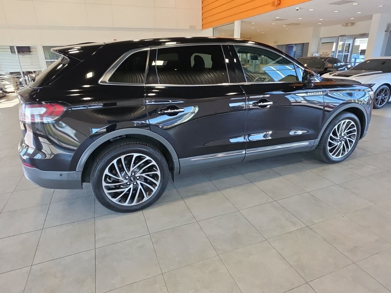 Used 2019 Lincoln Nautilus Reserve AWD/4WD image 6