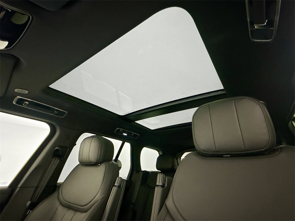 New 2026 Land Rover Range Rover SE image 21