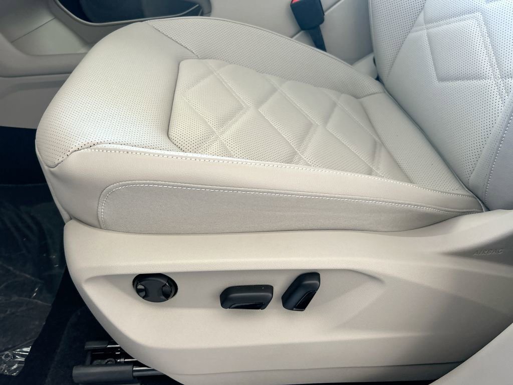 New 2026 Volkswagen Atlas SE image 12